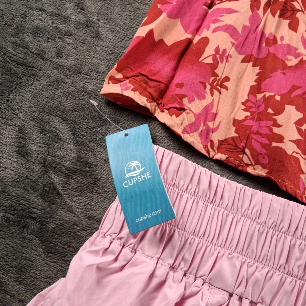 NWT Cupshe 2 Piece Set Womens S M Pink Floral Flutter Top and Smocked Shorts
